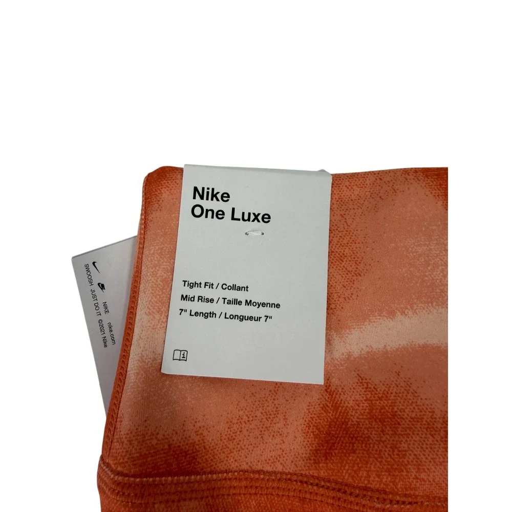 Nike Women's One Luxe‎ 7